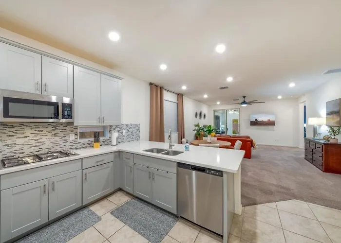 Oro Valley, Fenced, 2 Bedroom 2ba, Garage, Office * Oro Valley
